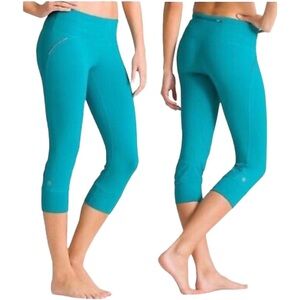 Athleta Vibe Relay Capri Leggings Yoga‎ Walking Workout Running Leggings